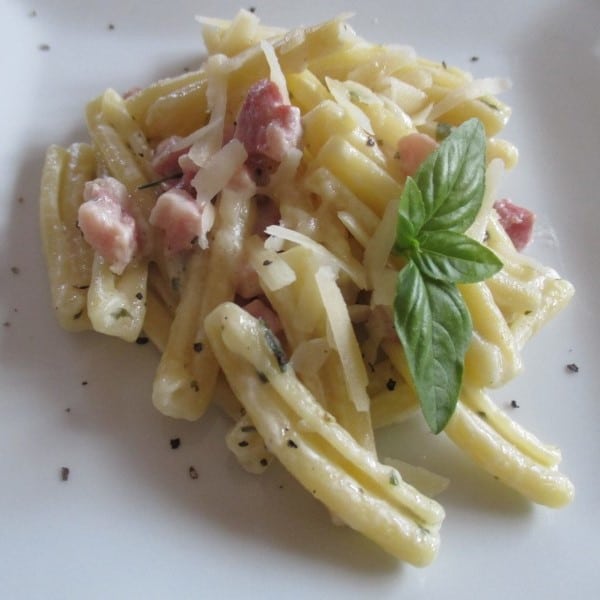 CASERECCE AI 4 FORMAGGI - Gorgonzola, pancetta, emmenthal, pecorino, grana - 8,00 €